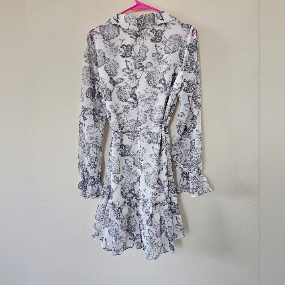 Ted Baker London Size 2 Black And White Floral Print Dress.  NWT - Picture 2 of 2